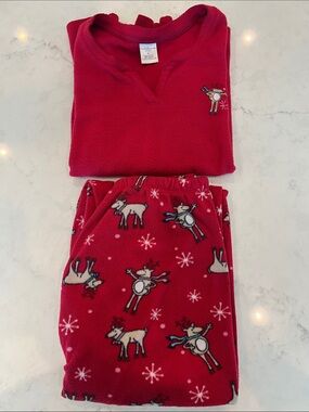 Women’s Croft & Barrow Reindeer Fleece Pajama Set